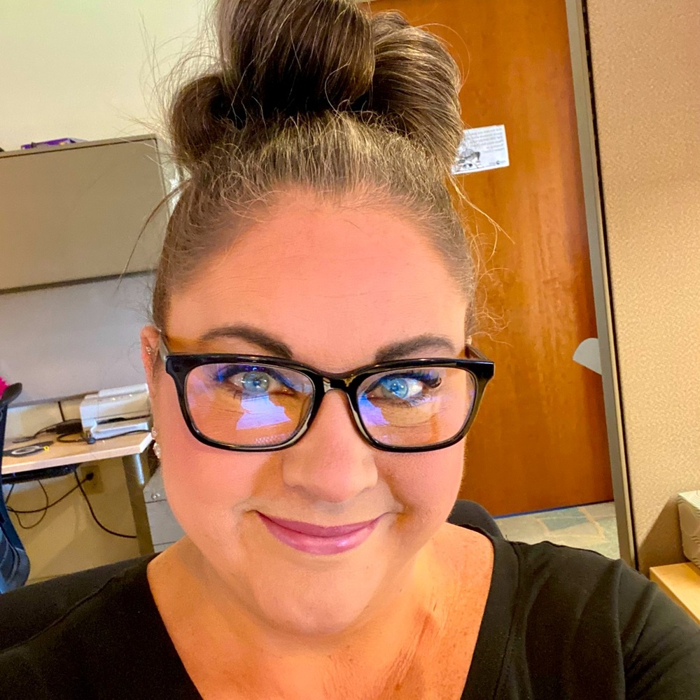 Meet your Posher, Stephanie